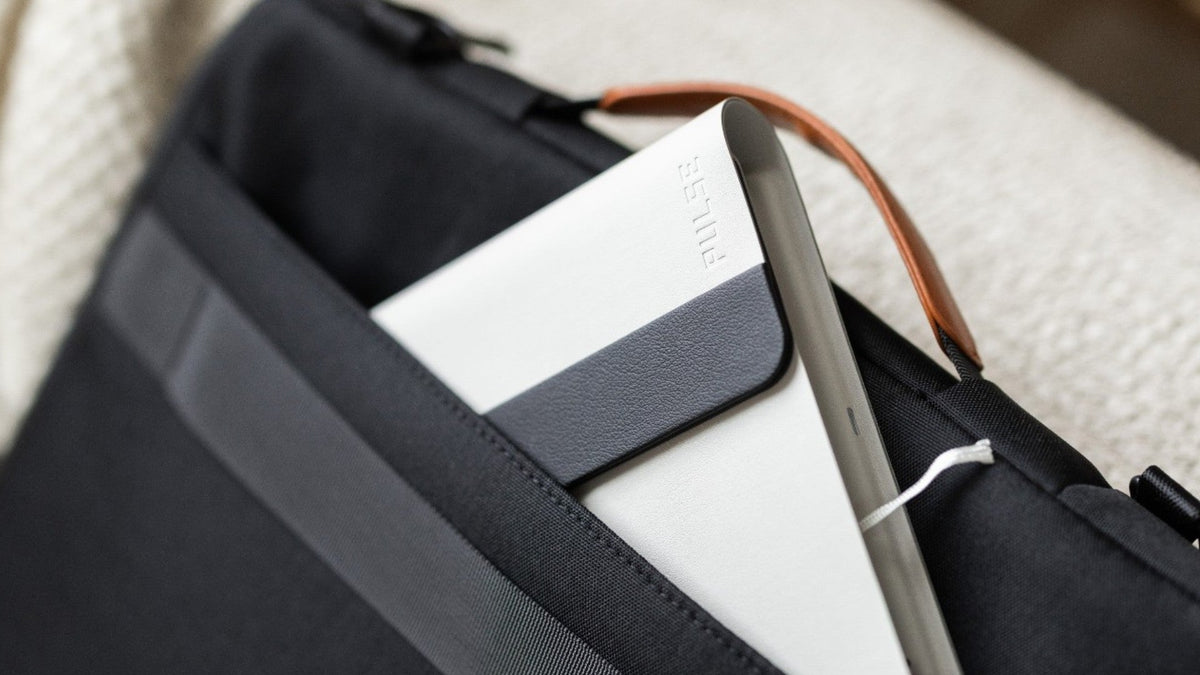Voyager Messenger Bag